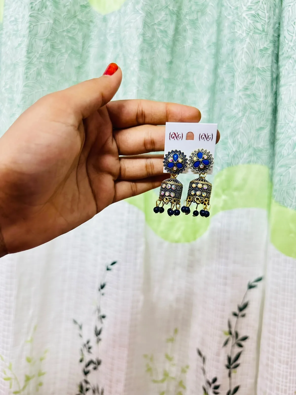 অ্যান্টিক গোল্ড-ফিনিশ ঝুমকা দুল | Traditional Jhumka Earrings 4