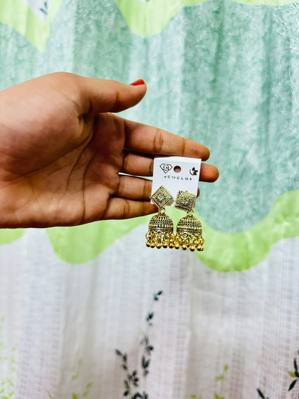 অ্যান্টিক গোল্ড-ফিনিশ ঝুমকা দুল | Traditional Jhumka Earrings 3